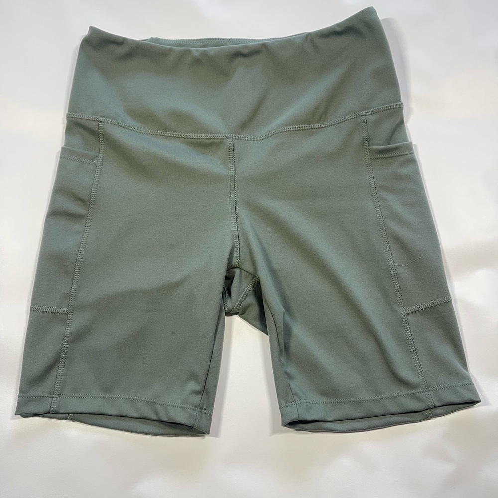 Danskin Biker Shorts size M